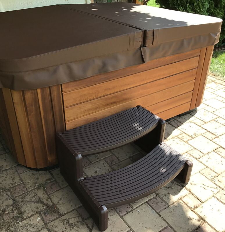 Termokryt na vírivku 214 x 214 cm tmavohnedý, rádius 14 cm Termokryt na vírivku 214 x 214 cm tmavohnedý, rádius 14 cm