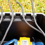Heissner Power-Box na bezpečné skladovanie elektrickej energie. 41 x 30 x 21 cm, IP 65 Z960-00 Heissner Power-Box na bezpečné skladovanie elektrickej energie. 41 x 30 x 21 cm, IP 65 Z960-00